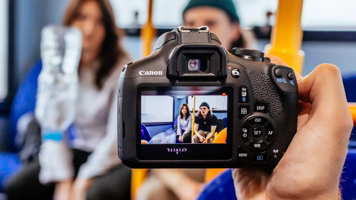 Canon EOS 2000D